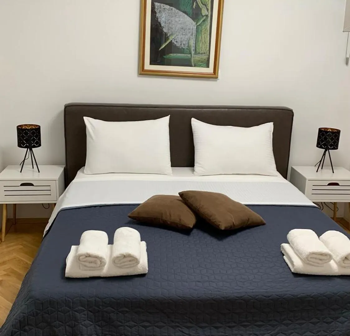 Mm Split Apartment - 5 Min By Car To The Beach & City Center - Free Public Parking 0*,  Croatia