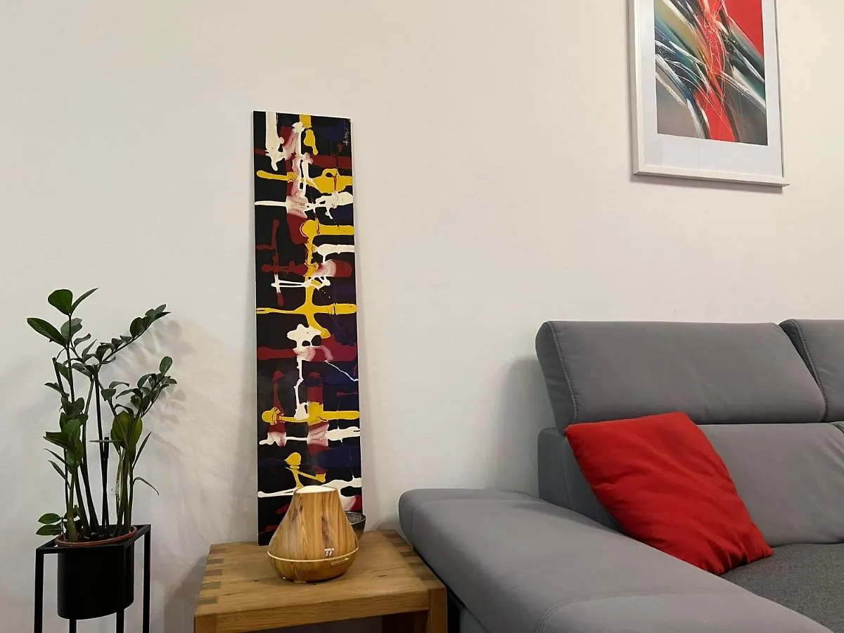 Mm Split Apartment - 5 Min By Car To The Beach & City Center - Free Public Parking