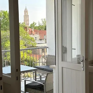 Apartment Iris Oasis, Split
