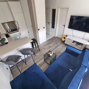 Lux New Marikela Apartman